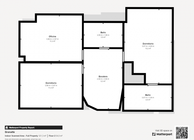 Chalet pareado con patio y terraza.