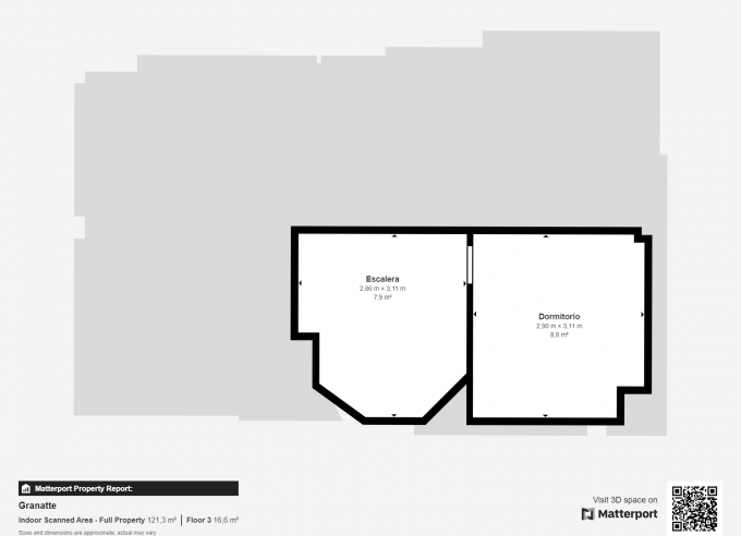 Chalet pareado con patio y terraza.