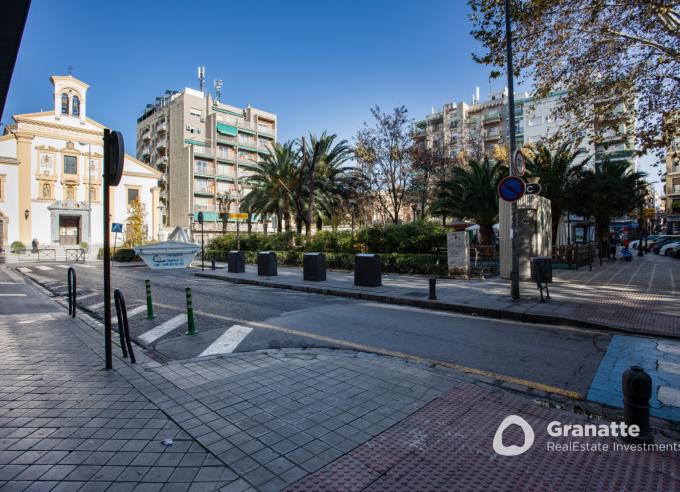 Casa adosada en venta en centro de Granada