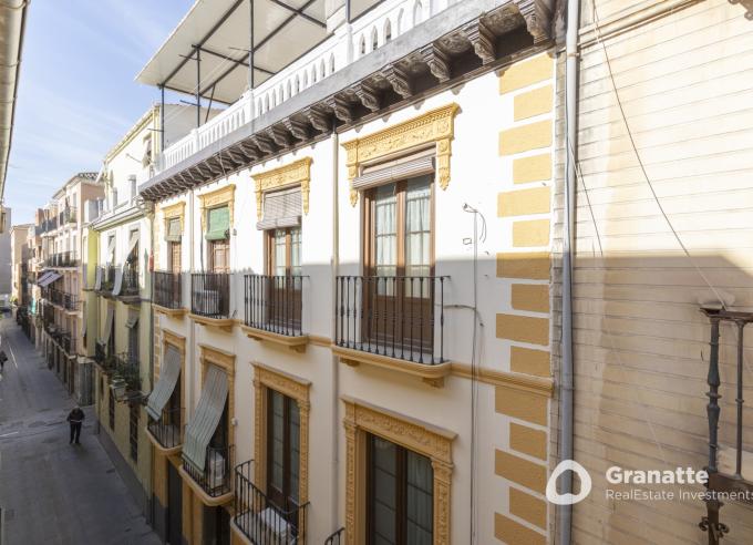 Casa adosada en venta en centro de Granada