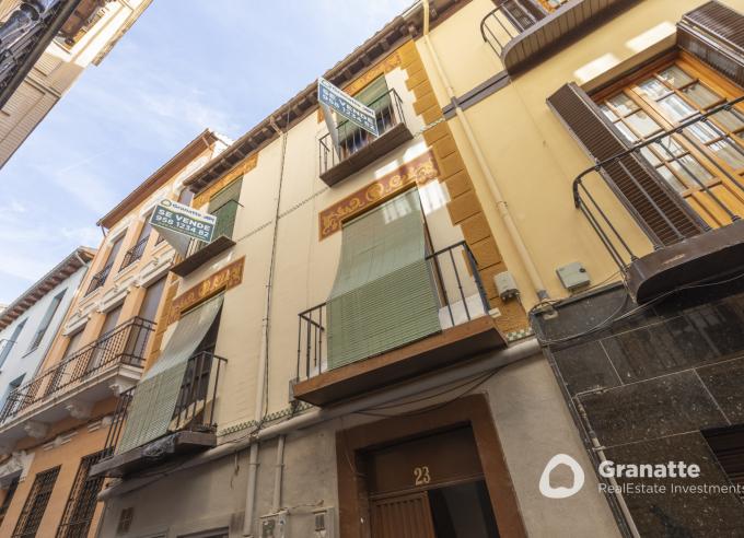 Casa adosada en venta en centro de Granada