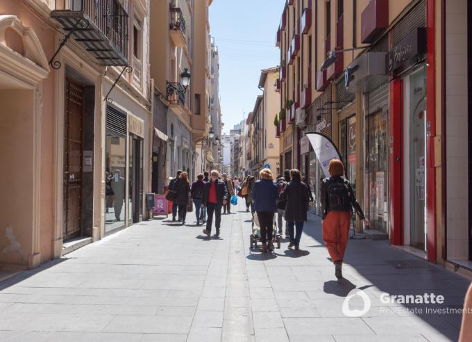 Casa adosada en venta en centro de Granada